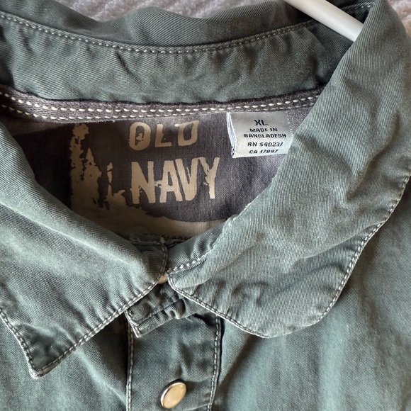 Old Navy Green Button-Up Shacket - Picture 3 of 3